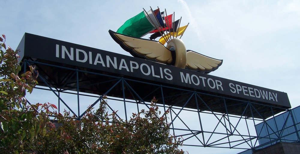 Indy Race Reviewer: Fast and Funniness
