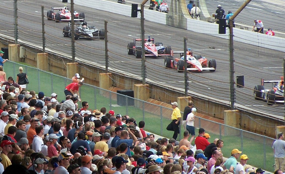 Indy Race Reviewer: Fast and Funniness